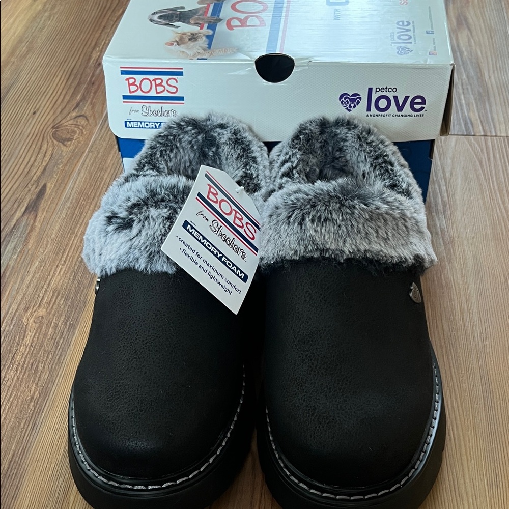 Skechers BOBS Women’s  Slip-On Slippers with Gray Faux-Fur Collar